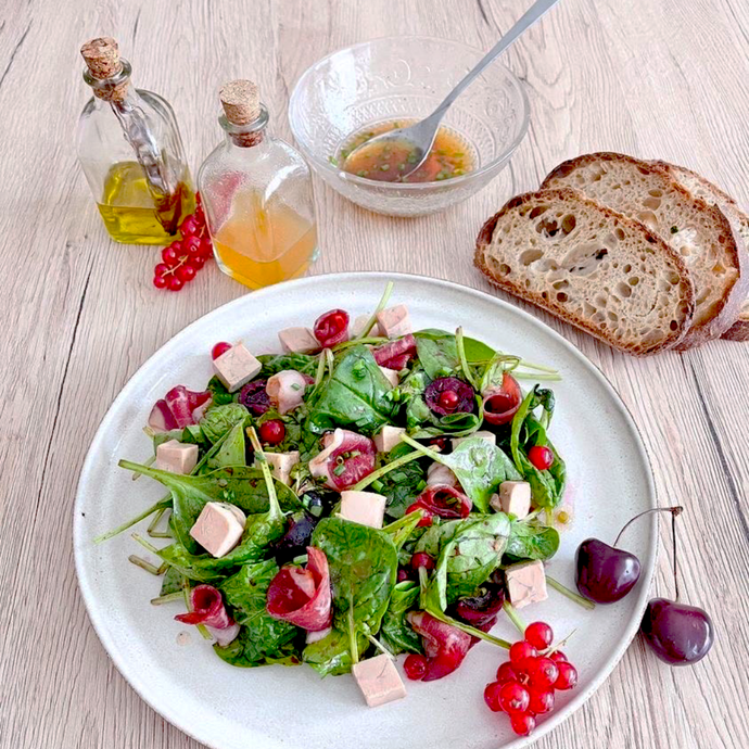 Fruchtig-leckerer Salat mit Entenbrust und Foie Gras 
