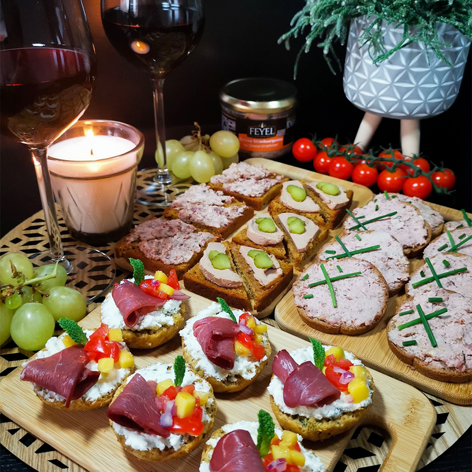 Bruschettas au chèvre, au magret de canard et à la mangue
